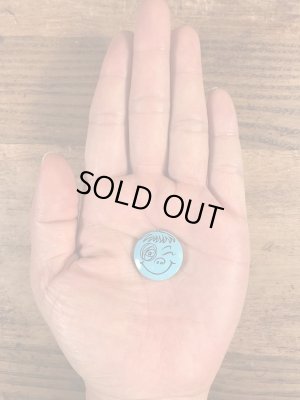 Creative House社製のスマイルのビンテージ缶バッジ