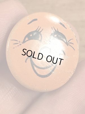 Creative House社製のスマイルのビンテージ缶バッジ