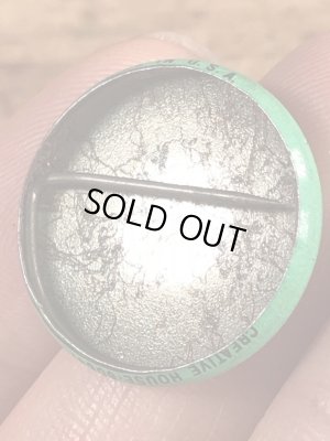 Creative House社製のスマイルのビンテージ缶バッジ