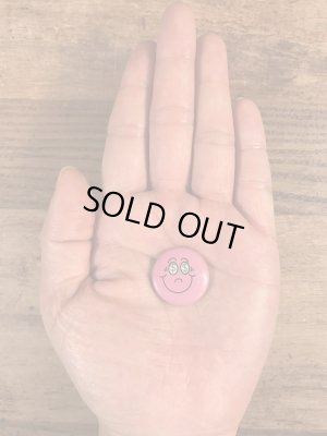 目が$マークになったスマイルのビンテージ缶バッジ