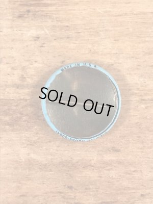 Creative House社製のスマイルフェイスのヴィンテージ缶バッチ