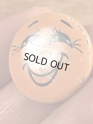 Creative House社製のスマイルフェイスのヴィンテージ缶バッチ