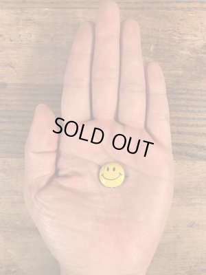 スマイルの顔が描かれたビンテージ缶バッジ