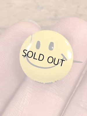 スマイルの顔が描かれたビンテージ缶バッジ