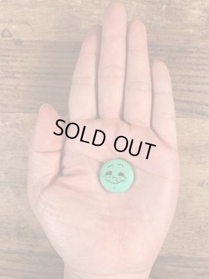 Creative House社製のスマイルのビンテージ缶バッジ