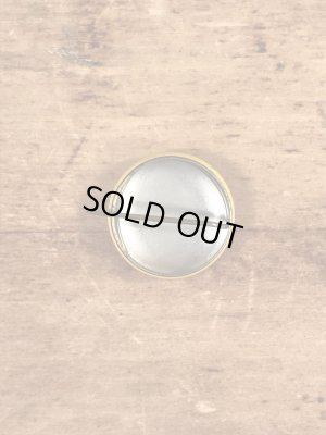 スマイルフェイスのブリキ製のヴィンテージ缶バッチ