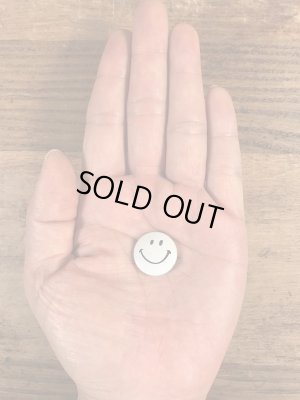 スマイルの顔が描かれたビンテージ缶バッジ