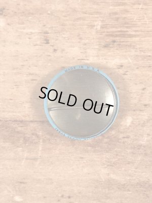 スマイルフェイスのブリキ製のヴィンテージ缶バッチ