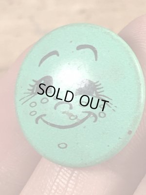 Creative House社製のスマイルフェイスのヴィンテージ缶バッチ