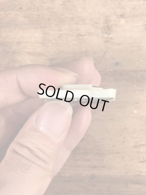 プラスチック製のフクロウのヴィンテージマグネット