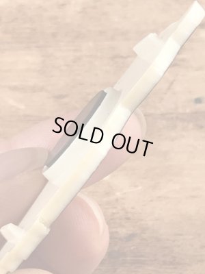 プラスチック製のフクロウのヴィンテージマグネット