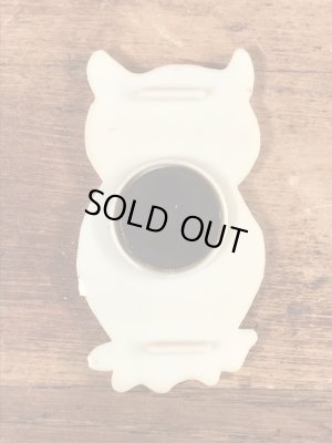 プラスチック製のフクロウのヴィンテージマグネット