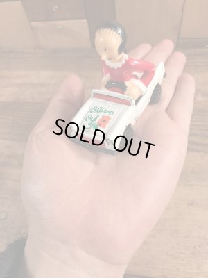 マッチボックス社製のポパイのオリーブのヴィンテージのダイキャストミニカー
