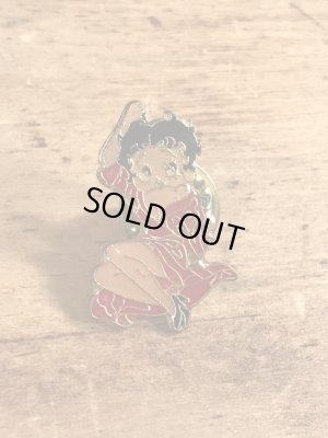 80年代頃のベティちゃんのビンテージピンバッジ