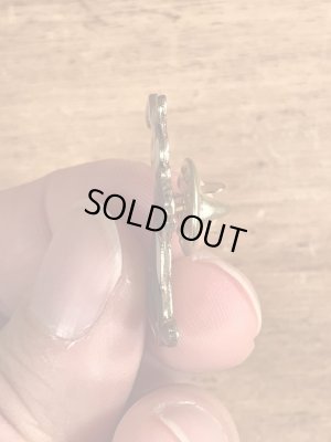 80年代頃のルーニーテューンズのペペルピューのビンテージピンズ