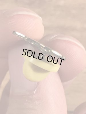 80年代頃のルーニーテューンズのエルマーファッドのビンテージピンバッジ