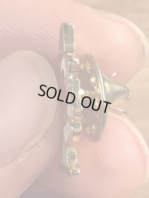 80年代頃のピンクパンサーのクルーゾー警部のビンテージピンバッチ