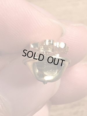 80年代頃のピンクパンサーのクルーゾー警部のビンテージピンバッチ