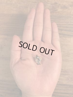 80年代頃のピンクパンサーのクルーゾー警部のヴィンテージピンズ