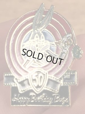 80年代頃のルーニーテューンズのバッグスバニーのビンテージピンバッジ