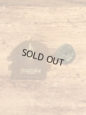 80年代頃のルーニーテューンズのバッグスバニーのビンテージピンバッジ