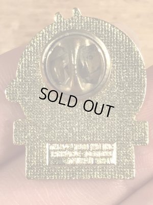 80年代頃のルーニーテューンズのバッグスバニーのビンテージピンバッジ