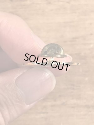 80年代頃のルーニーテューンズのバッグスバニーのヴィンテージピンズ