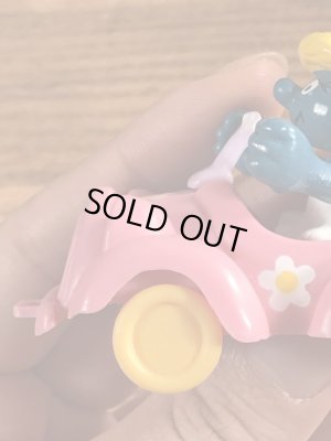 オープンカーに乗ったスマーフェットのヴィンテージPVCフィギュア