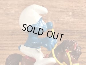 ロッキングホースに乗ったスーパースマーフのヴィンテージPVCフィギュア