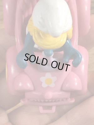 オープンカーに乗ったスマーフェットのヴィンテージPVCフィギュア