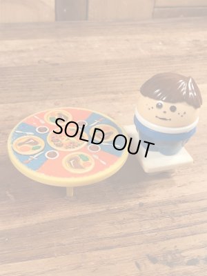 80年代頃のフィッシャープライス社製のテーブルとベンチ