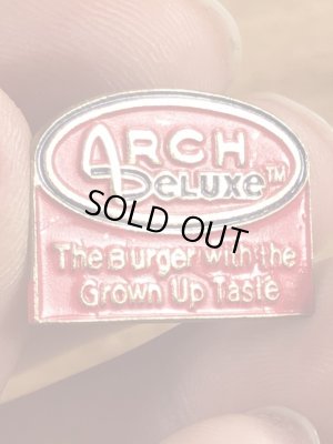 90年代頃のマクドナルドのアーチデラックスのヴィンテージのピンズ