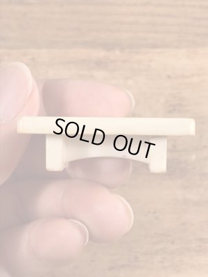 80年代頃のフィッシャープライス社製のテーブルとベンチ