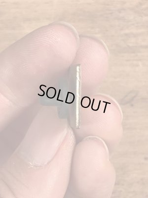 80〜90年代頃の企業物のビンテージピンバッジ