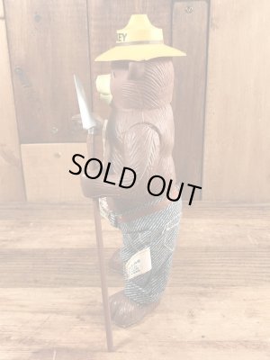 70年代頃のDakin社製のスモーキーベアのヴィンテージフィギュア