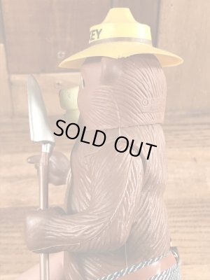 70年代頃のスモーキーベアのビンテージフィギュア