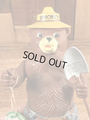 70年代頃のスモーキーベアのビンテージフィギュア