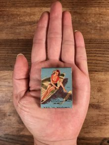 他の写真2: Advertising Pin Up Girl “Oarful Situation” Matchbook　ピンナップガール　ビンテージ　マッチブック　40〜50年代