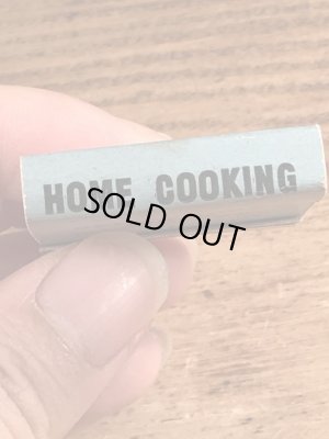 40〜50年代頃のピンナップガールのビンテージマッチブック