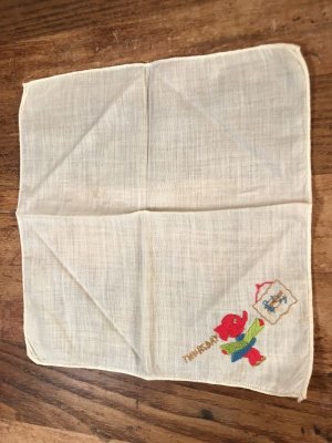 50’sのゾウの刺繡が入ったヴィンテージの子供用ハンカチ