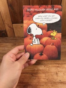 他の写真2: Hallmark Peanuts Snoopy “Stupid Halloween Riddle” Greeting Card　スヌーピー　ビンテージ　グリーティングカード　90年代〜