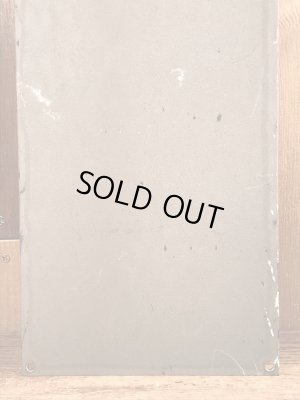 90’sのアドバタイジングキャラクターのミスターピーナッツのヴィンテージのメタルサイン