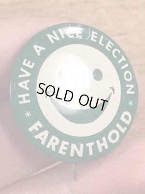 70年代頃の選挙のスマイルが描かれたビンテージの缶バッジ