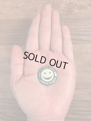 70年代頃の選挙のスマイルが描かれたビンテージの缶バッジ