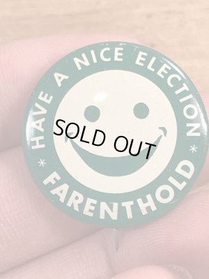 70年代頃の選挙のスマイルが描かれたビンテージの缶バッジ