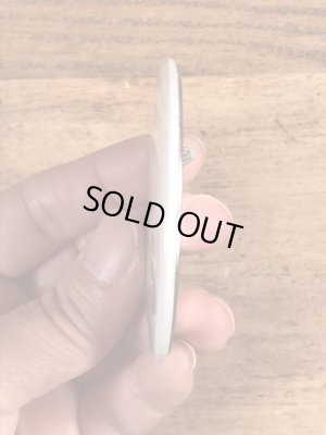 70年代頃の企業物のスマイルのビンテージの缶バッジ