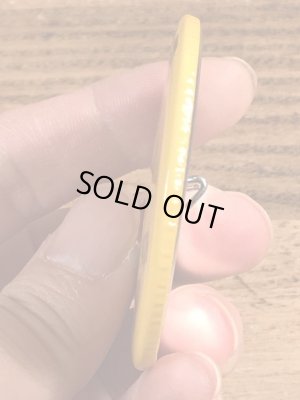 70年代頃の企業物のスマイルフェイスのビンテージの缶バッジ