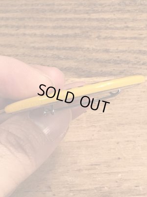 70年代頃の企業物のスマイルフェイスのビンテージの缶バッジ