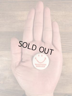 70年代頃の選挙時のスマイルが描かれたビンテージの缶バッジ