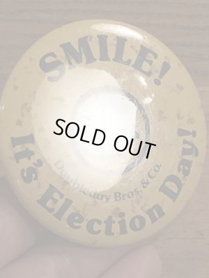 70年代頃の企業物のスマイルのビンテージの缶バッジ